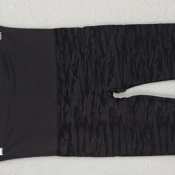 SPANX Assets Camo Seamless Shaping Leggings XL - Picture 4 of 16